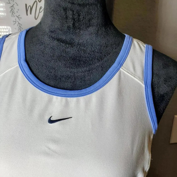 Nike Dri-Fit Women's Workout Tank Top Size Medium White and Blue NWOT - Picture 7 of 11